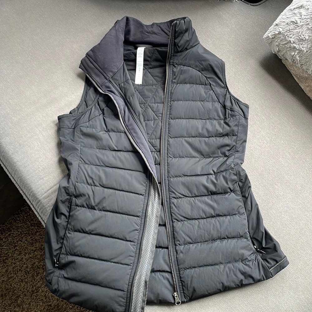 Light Lululemon black vest
